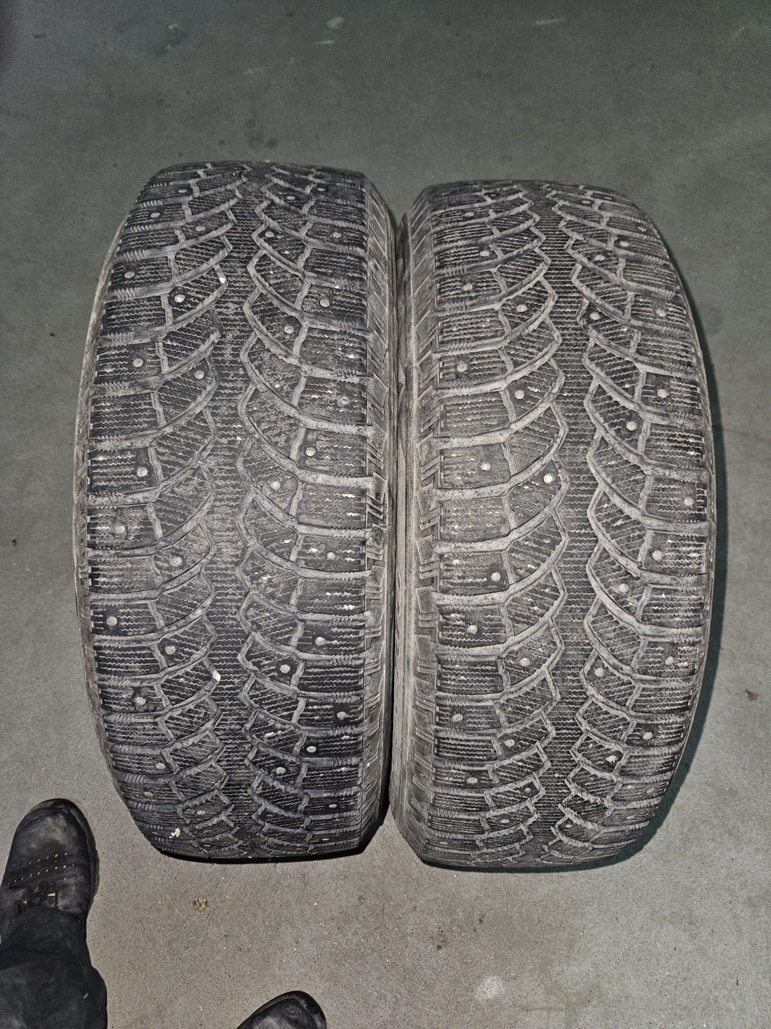 Sprzedam opony zimowe  Bridgestone  235/65R17