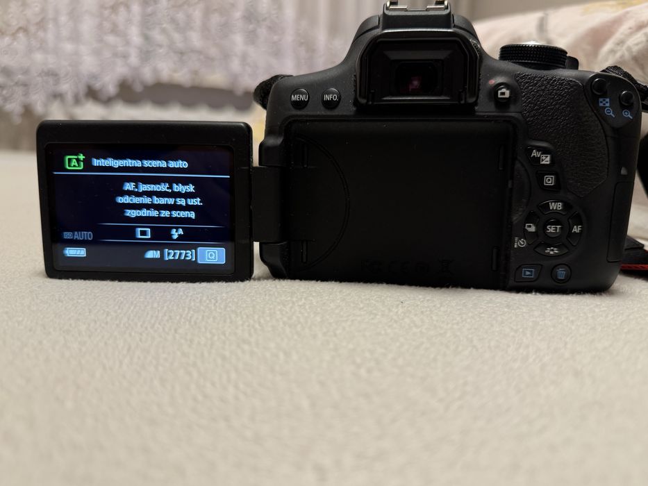 Aparat lustrzanka CANON 750D