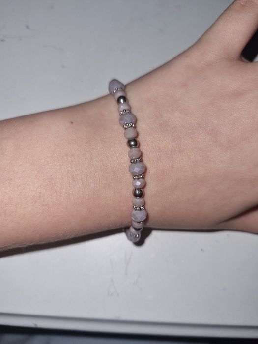 Jasno fioletowa bransoletka z kamieni własno ręcznie robiona