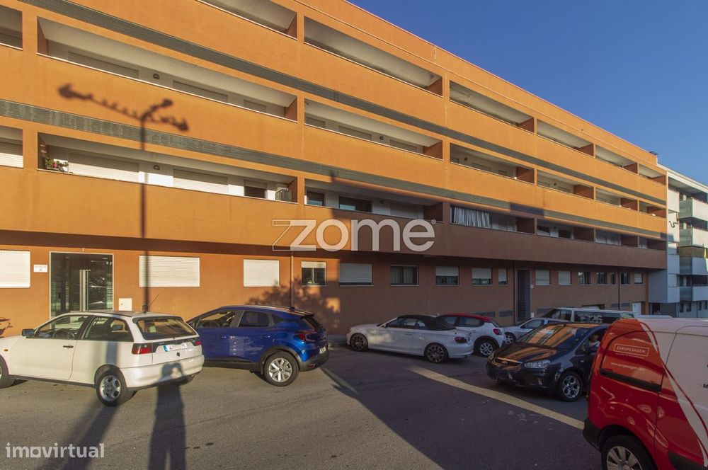 Apartamento T1 mobilado e equipado junto à UM