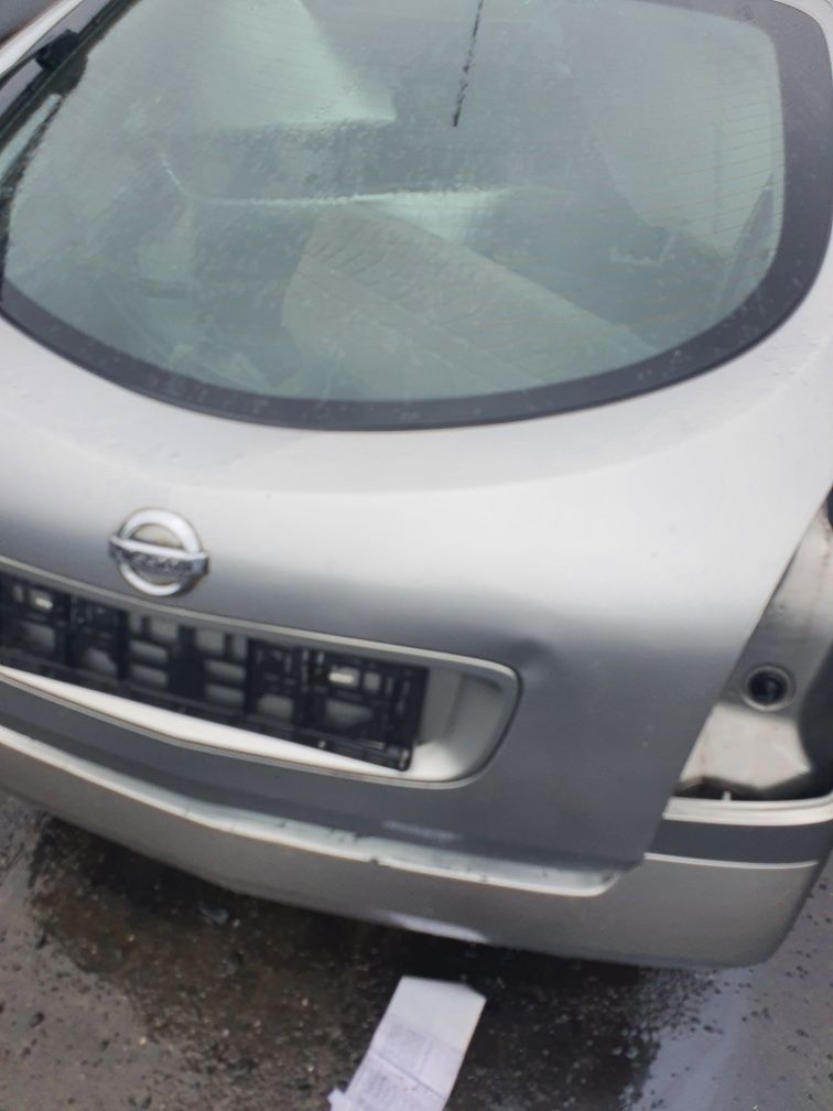 Szyba klapy bagaznika Nissan Primera P12 hb