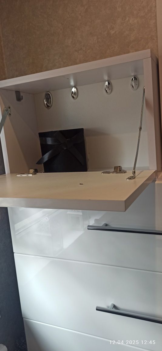 Sprzedam garderobe na wymiar