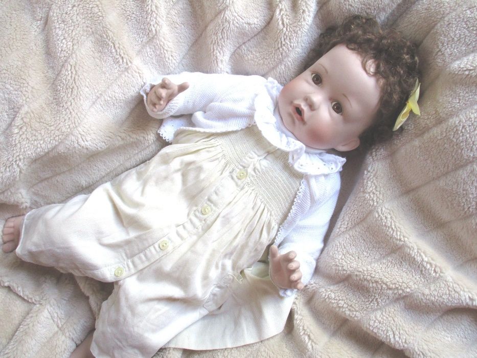 Menina de caracóis - Bebe Reborn lindíssima