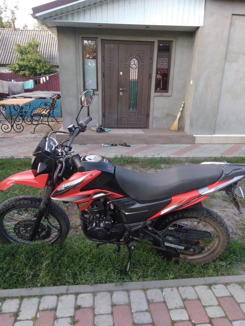 Продам мотоцикл Loncin