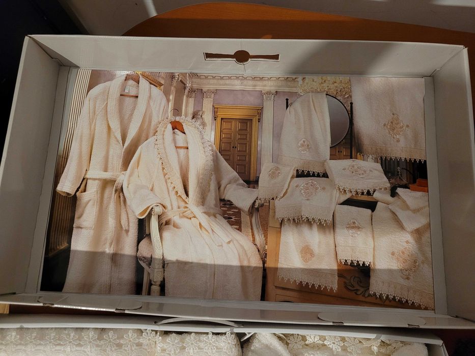 Zestaw dwa włoskie szlafroki i ręczniki 100% bawełna zestaw kąpielowy