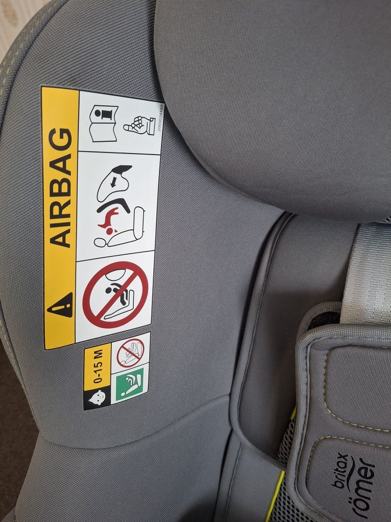 Fotelik samochodowy Britax dualfix M i-size isofix 61-105cm 0-18kg