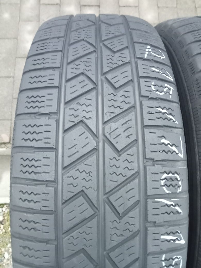 2x Opony Używane 215/70R15C Zimowe Laufen