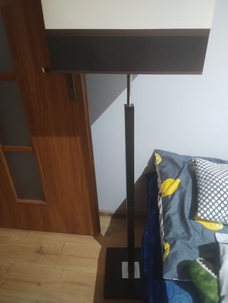 Sprzedam lampę stojącą