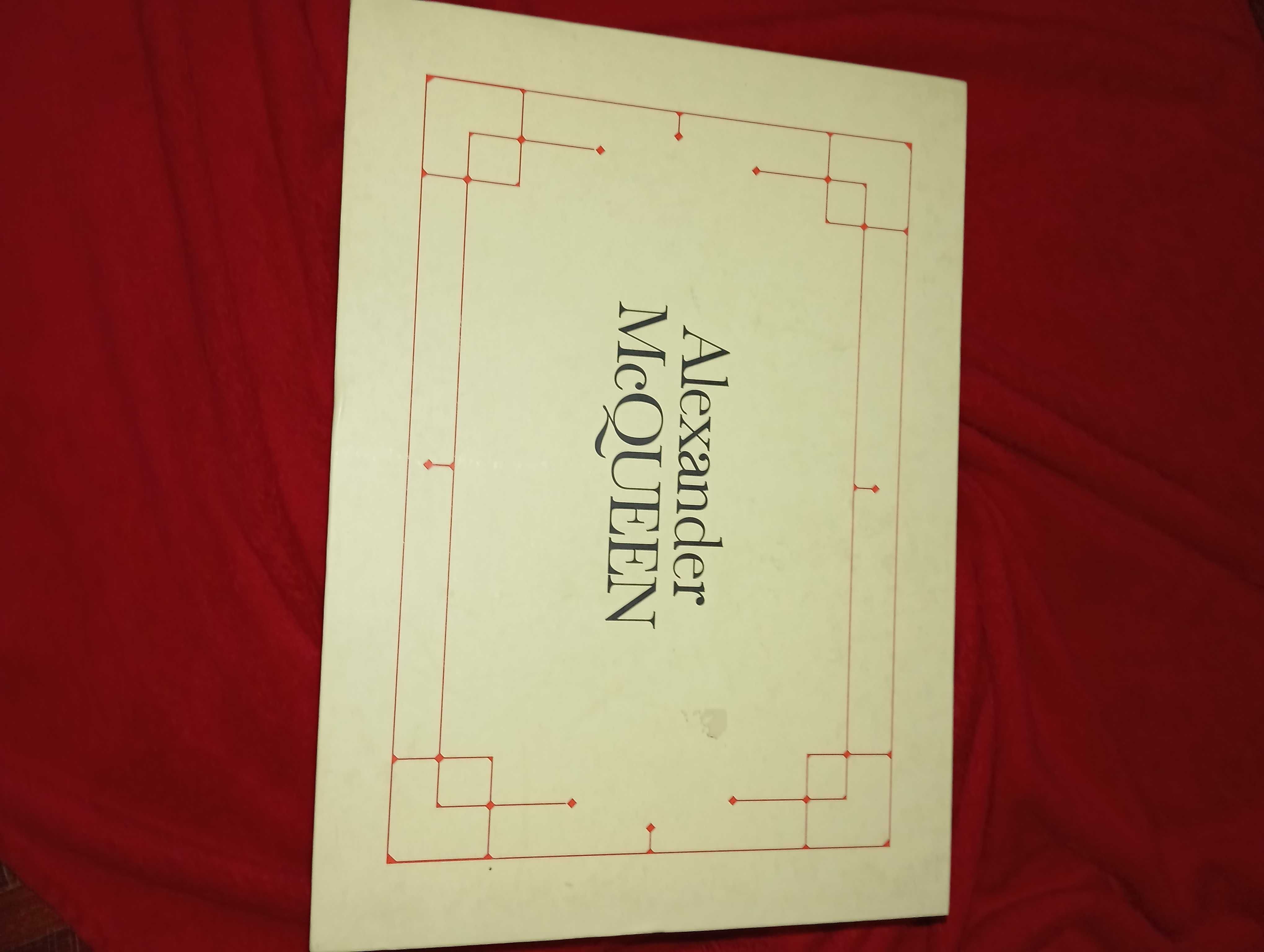 Tênis Alexander McQueen semi-novo