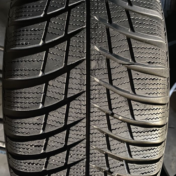 Шини 205/55/16 - 2шт Bridgestone Blizzak LM001 зима