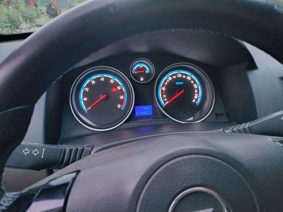 Opel Astra H 1.6 бензин