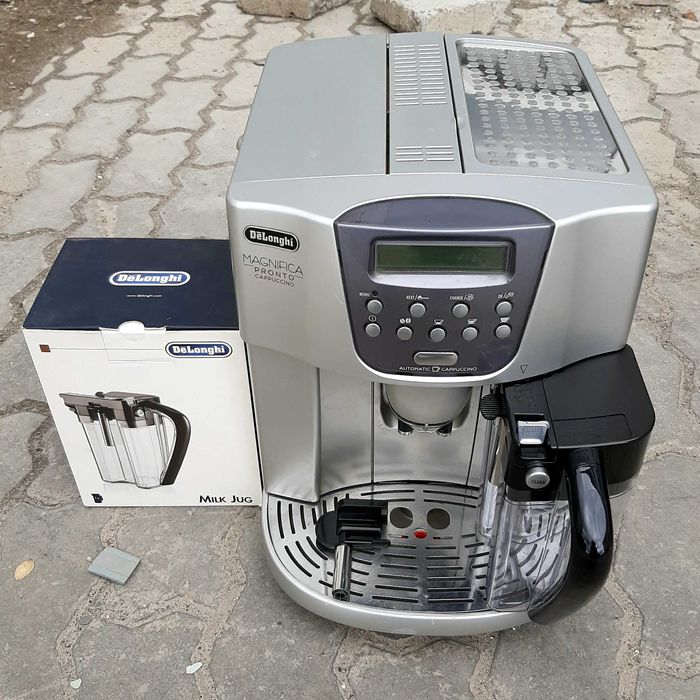 Кавомашина автоматична Делонджі Delonghi Magnifica ESAM 4500.S б/у