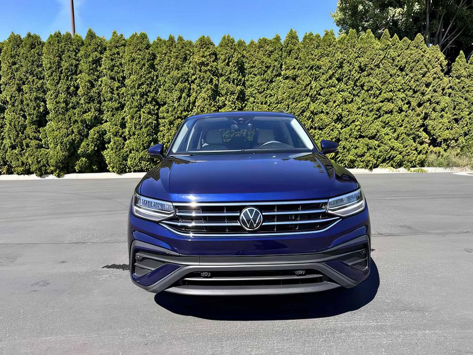 Volkswagen Tiguan      2022