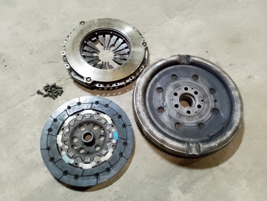 Демпфер щеплення махавик Гольф 4 Бора Октавія Шаран Б4 леон