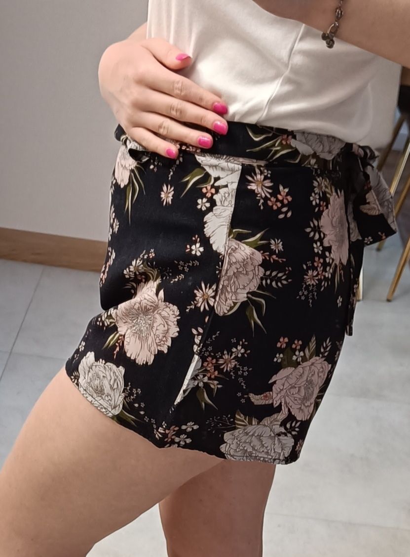 Ogrodniczki krótkie spodenki H&M 38 M wiskoza