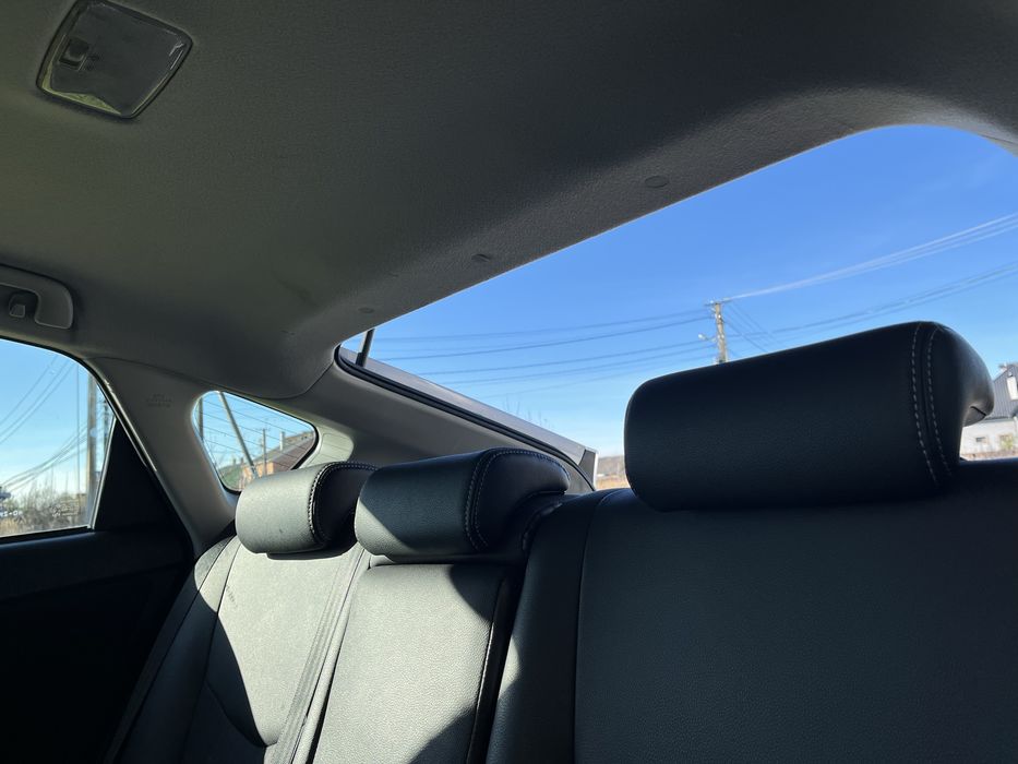 Продається Toyota Prius в технічно відміному стані.