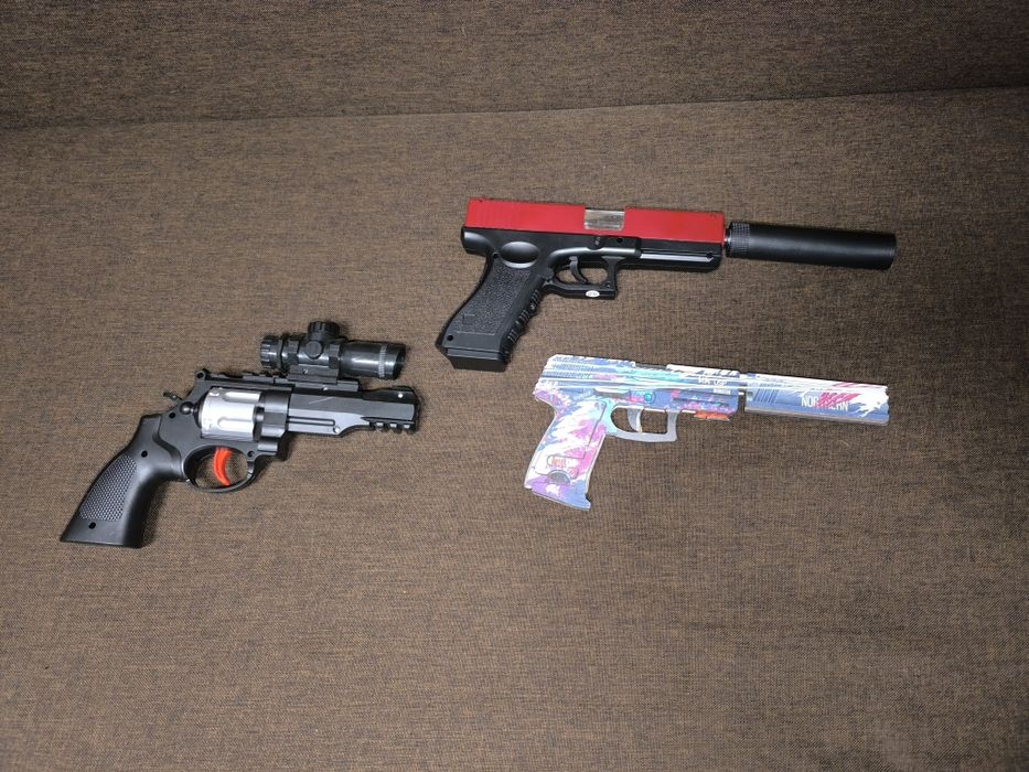 Пістолет іграшковий