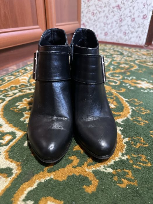 Стильні демісезонні ботильйони 39 р.