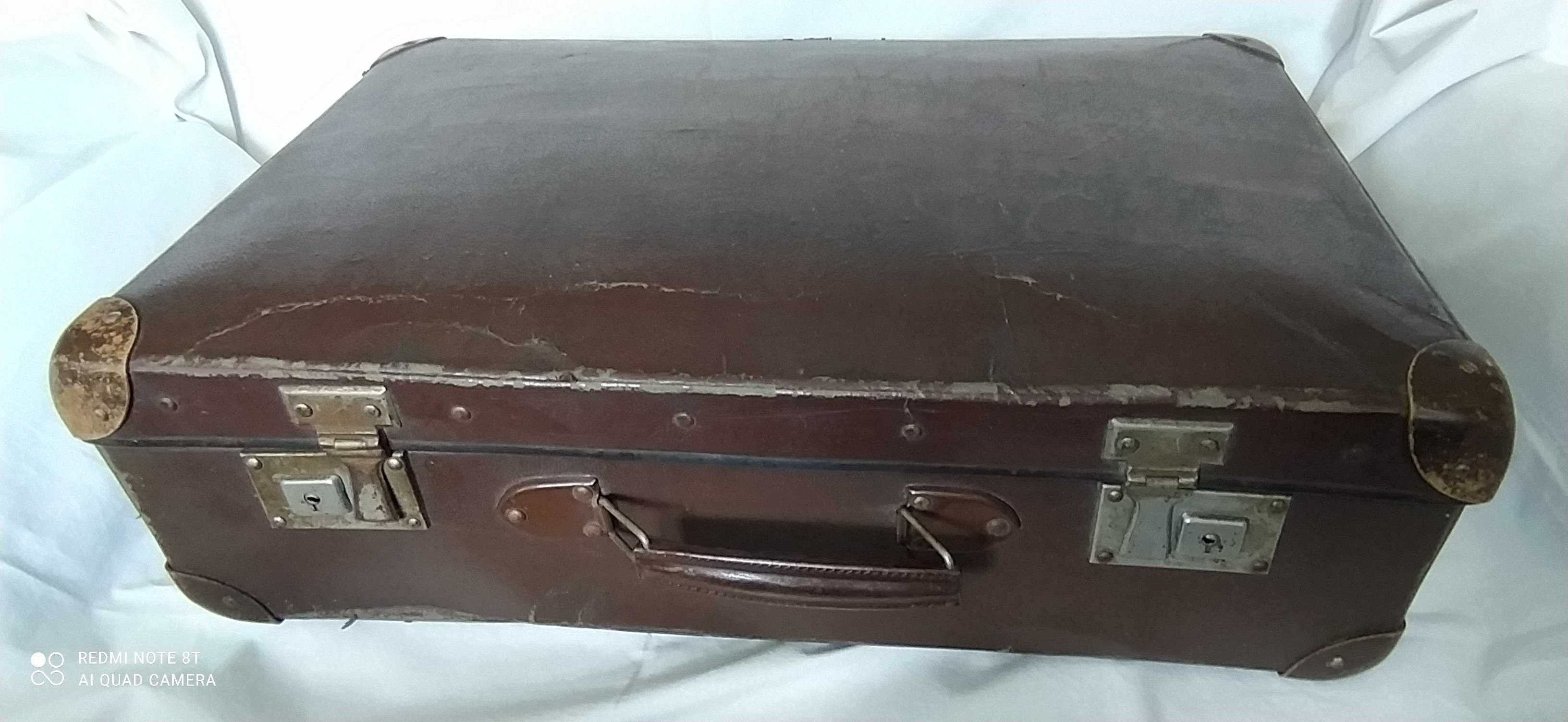 Stara zabytkowa tekturowa walizka 60x37x17cm z PRLu.