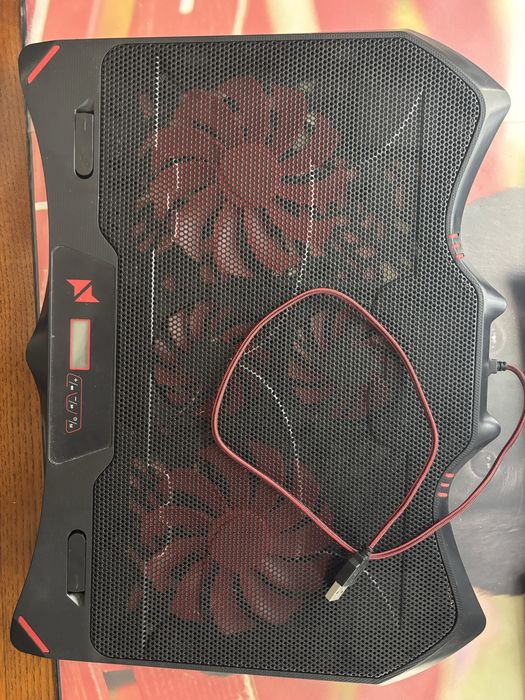 Conjunto Teclado + Rato + Base de Arrefecimento – Como Novos