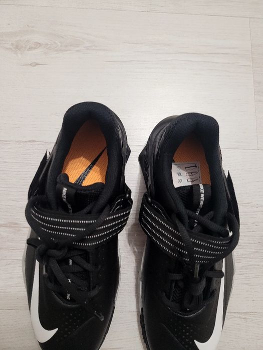 Штангетки NIKE SAVALEOS нові original