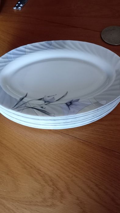 Talerze płaskie duże owalne,,Luminarc,,