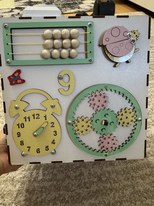 Продам бізі куб в гарному стані