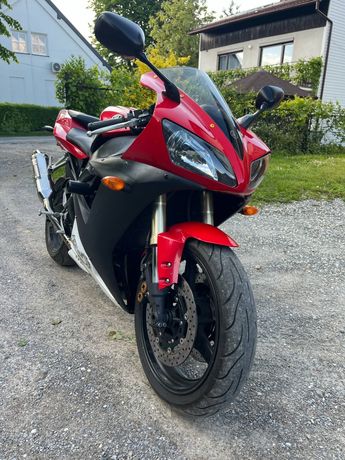 Yamaha R1 rn09 04r