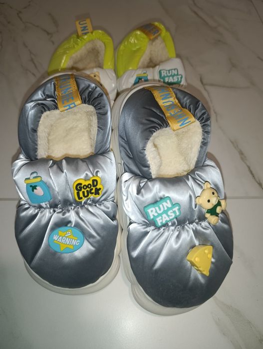 Тепле взуття угги теплі тапки вуличні тапки тапки в садок тапочки угги