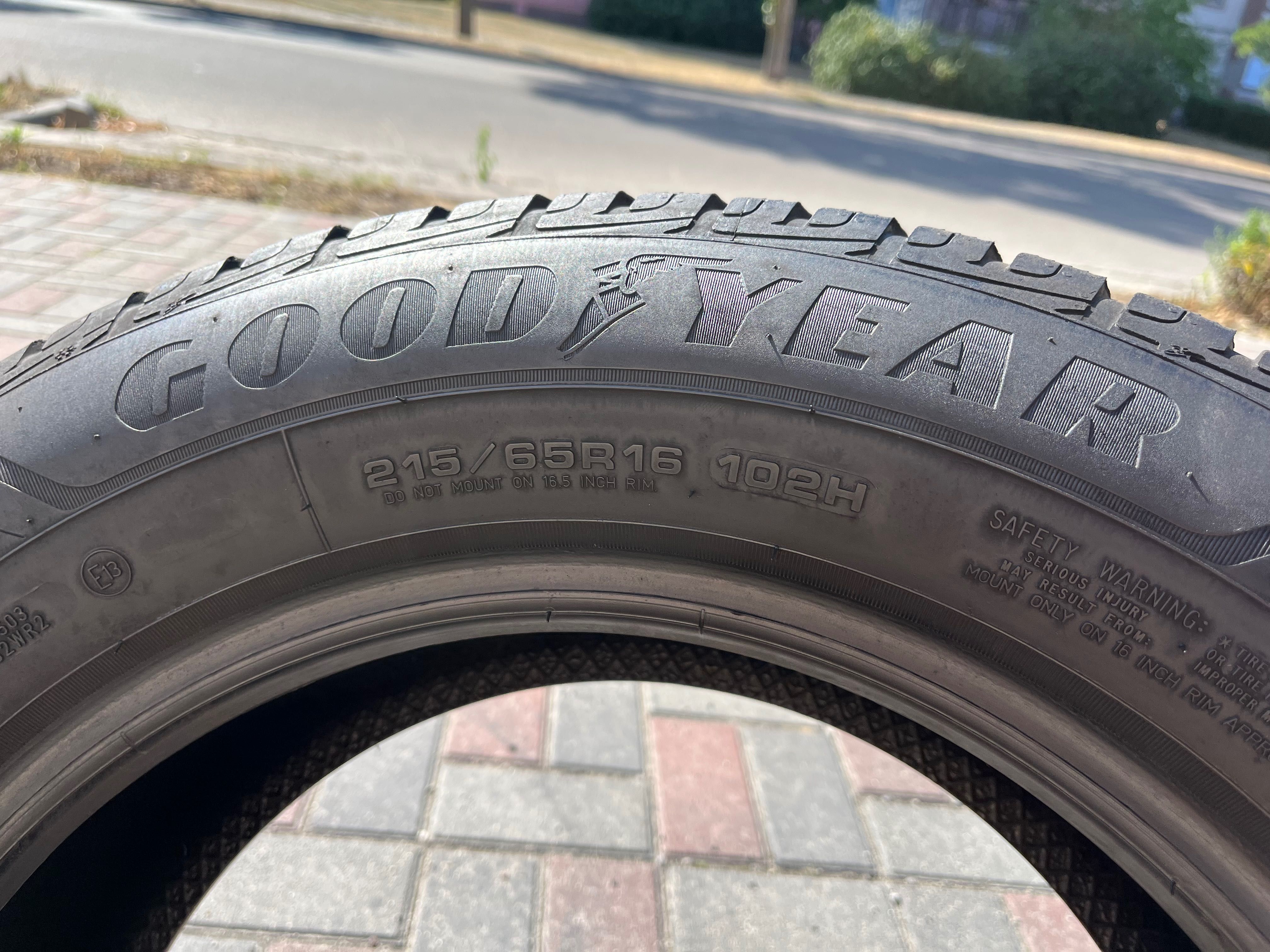 Резина 215/65 r16 Goodyear 4 зимние шины