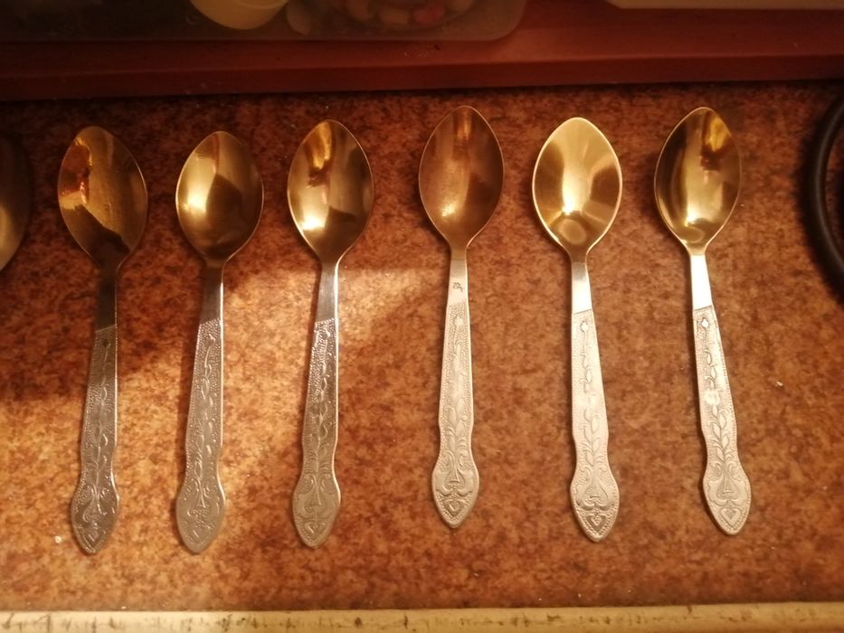 Posrebrzane śtucce.