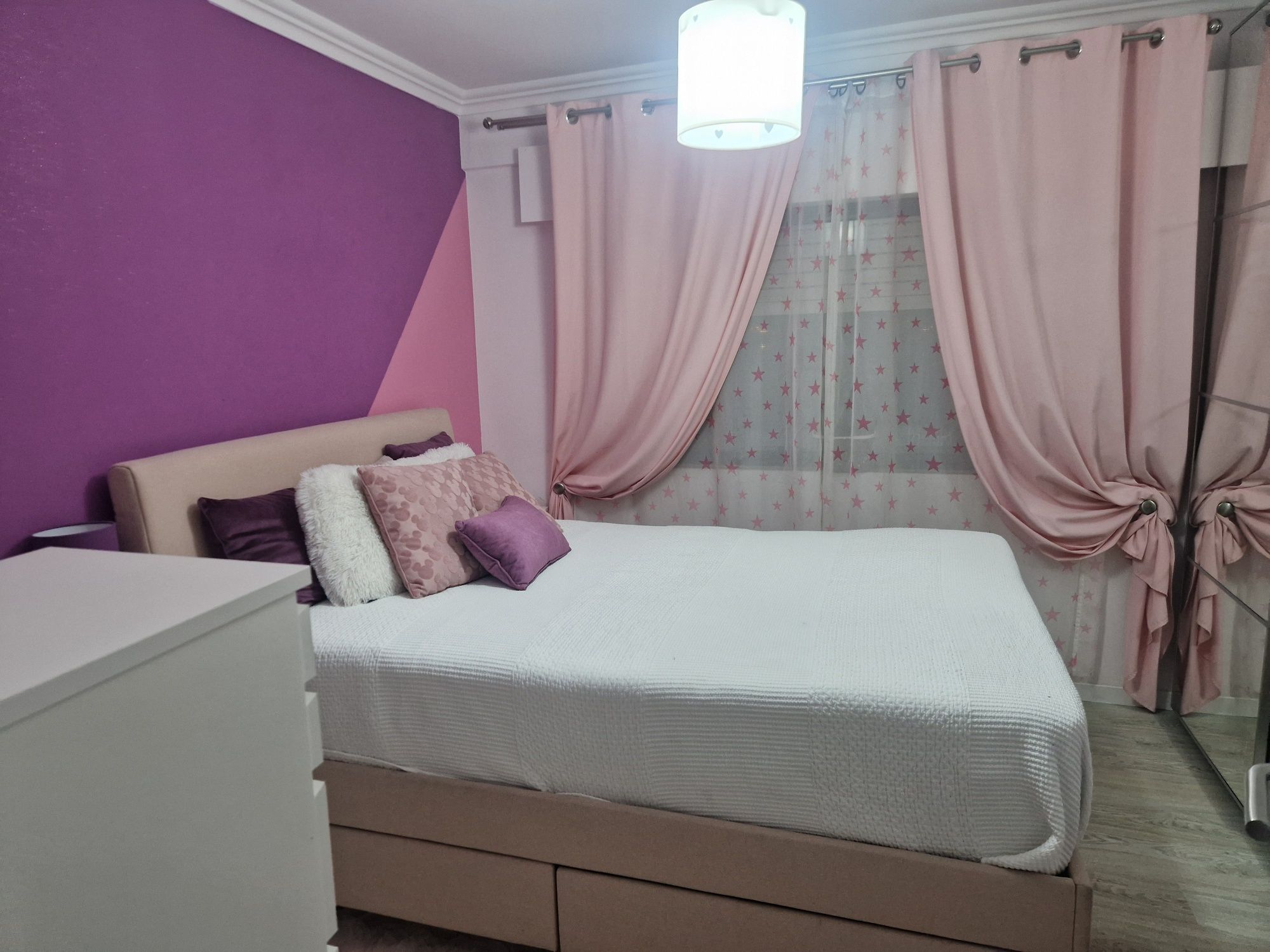 Quarto alugar senhora/menina