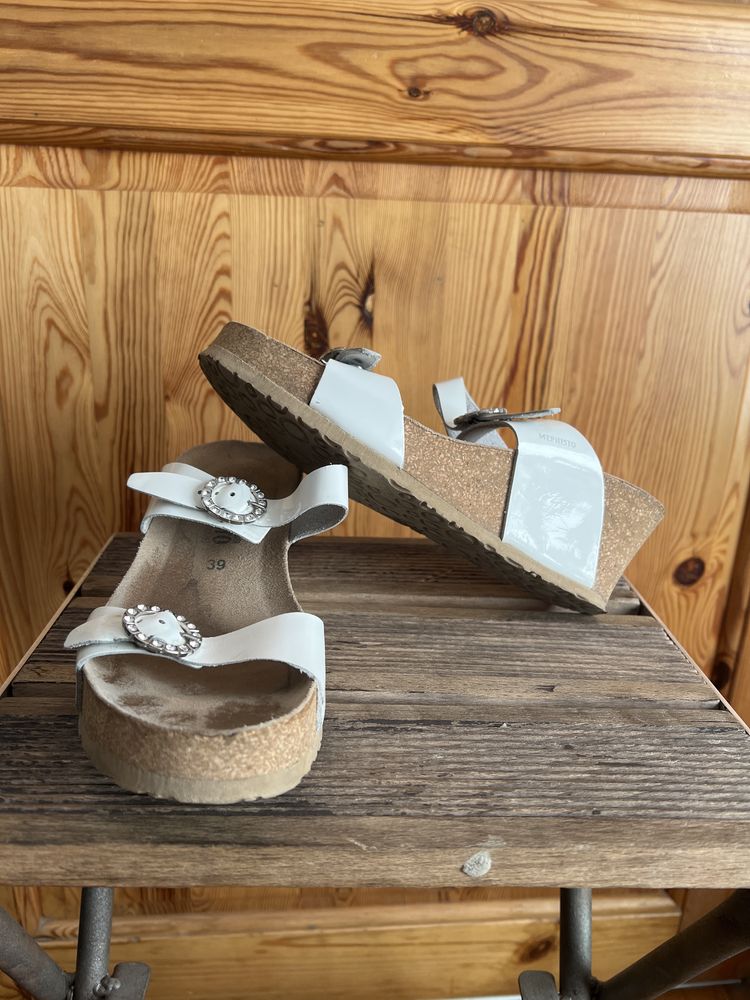 Sprzedam klapki firmy MEPHISTO rozmiar 39 zmierzone 25.0  cm.