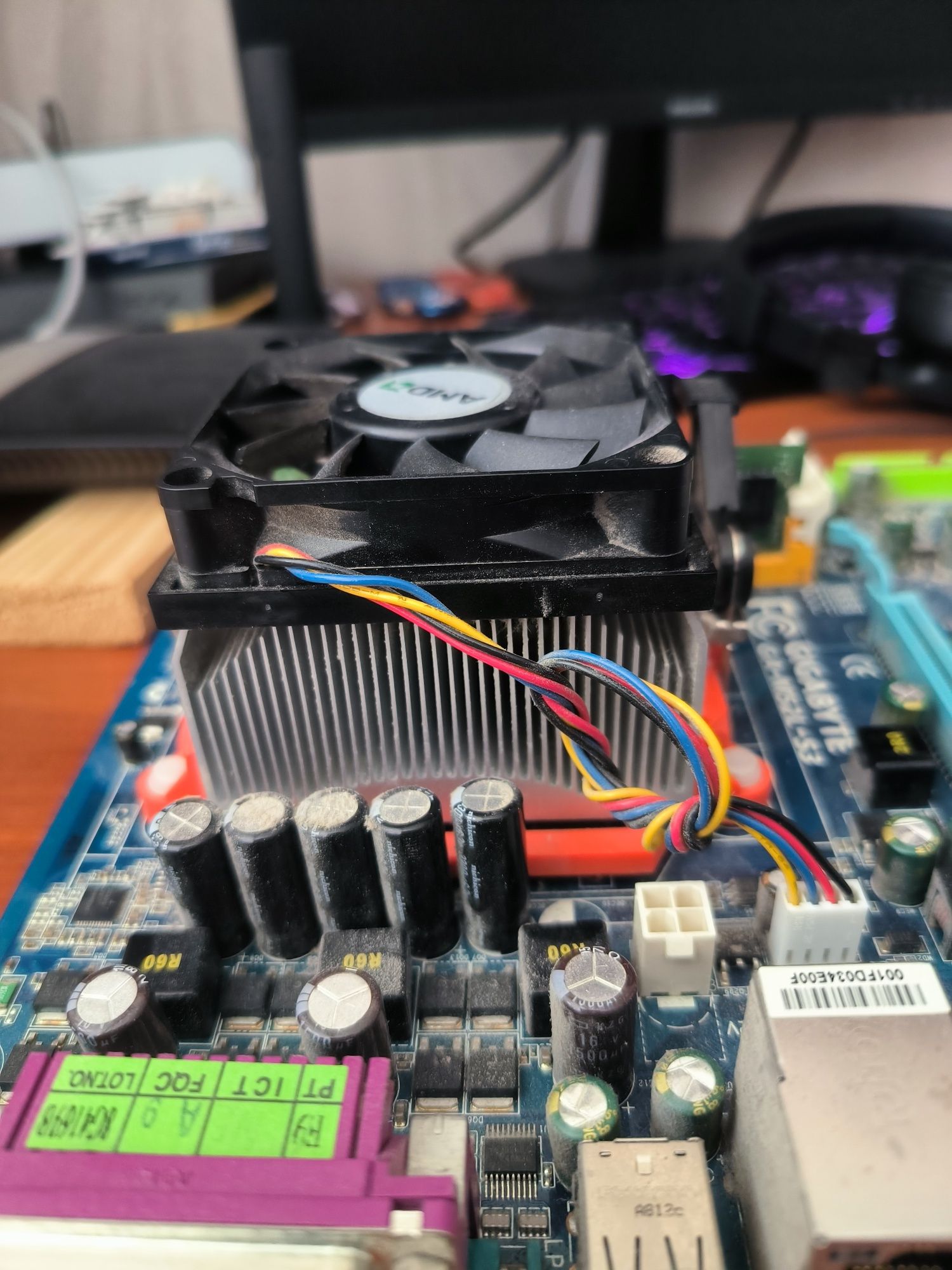 Материнська плата GIGABYTE GA-M52L-S3 б/у