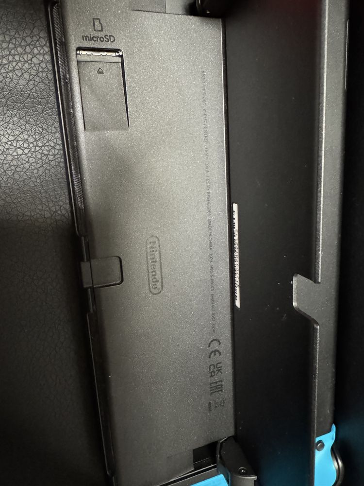 Nintendo Switch Oled , 4 гри , дод. Контроллер