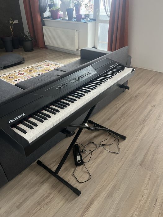 ! Топ ціна ! Цифрове піаніно ALESIS RECITAL PRO (+педаль, +підставка)