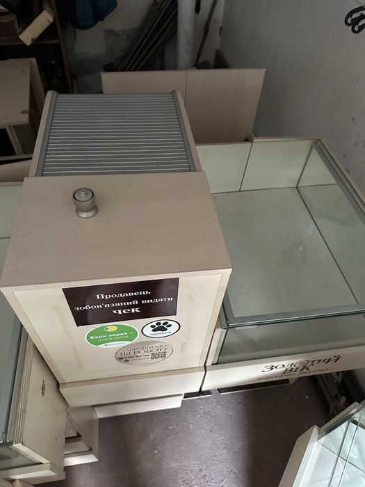 Продам шафи/ полиці для ювелірних фиробів