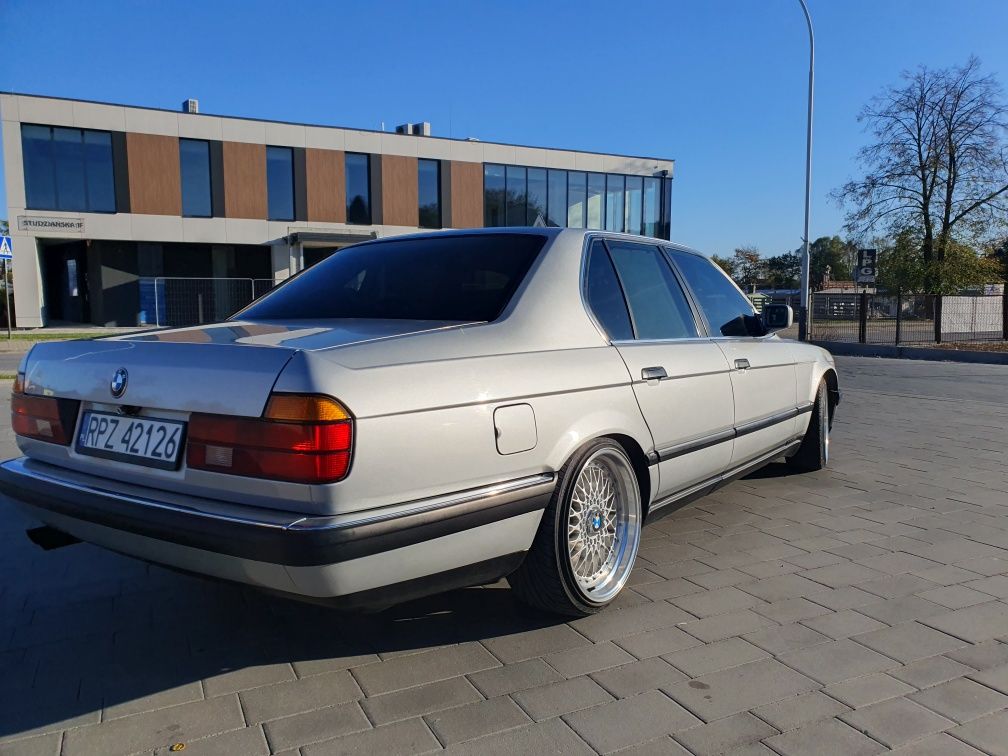 Sprzedam BMW e32 3.0 V8