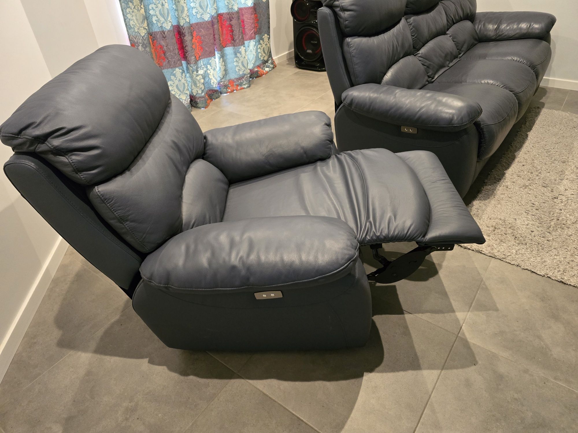 Vendo Sofá 3 lugares + Sofá 1 lugar
