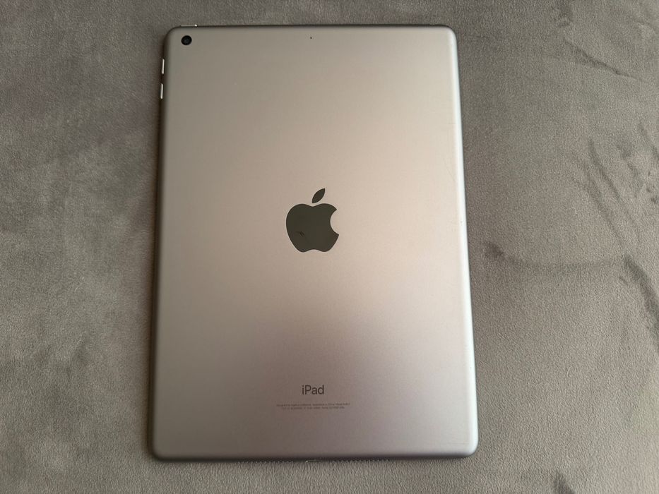 iPad 6 generation 32GB space grey