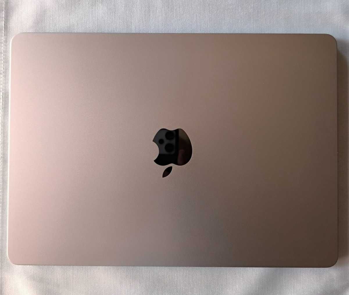 Macbook m2, 16 gb оперативної