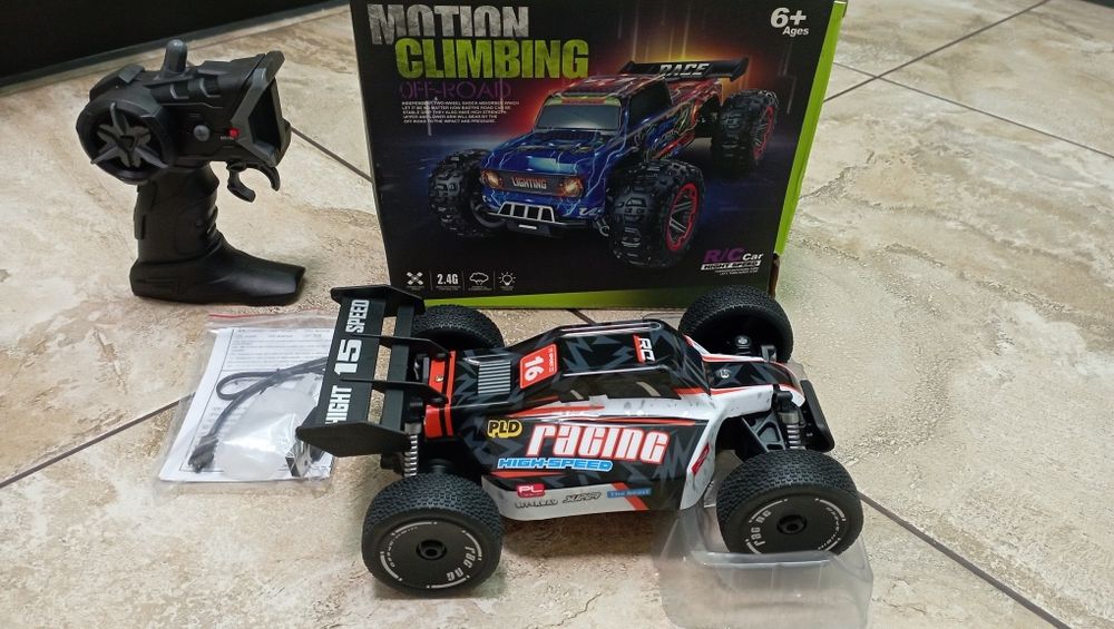 Машинка на радиоуправлении.