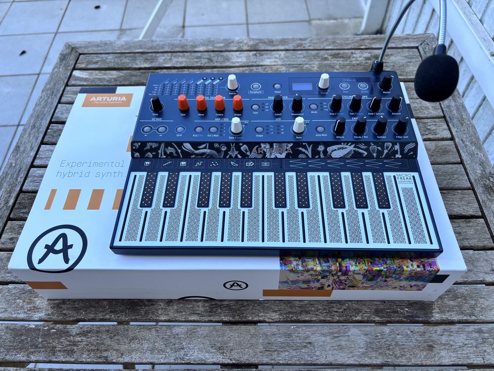 Arturia Microfreak + Microfone