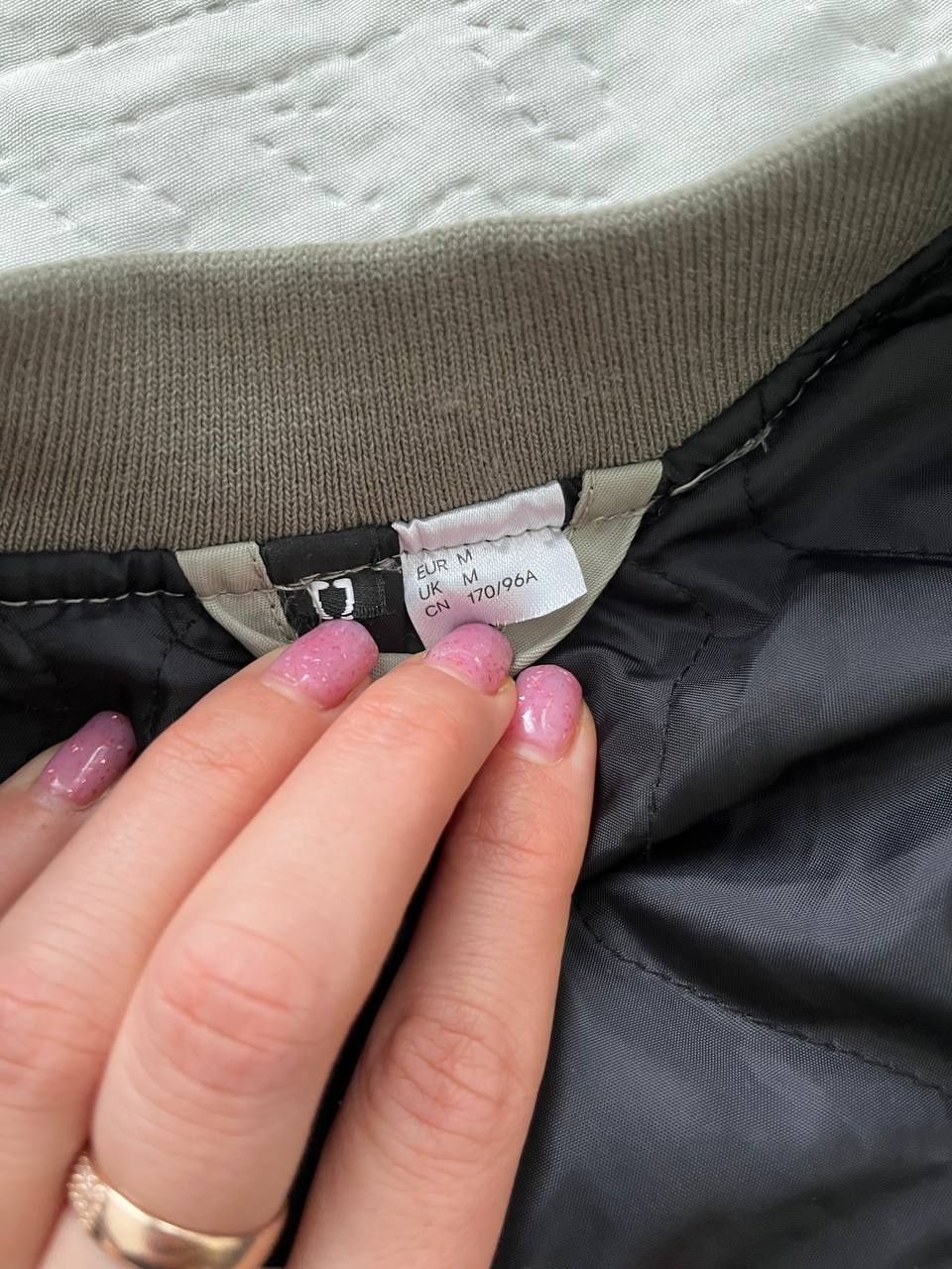 Новий жіночий бомбер h&m