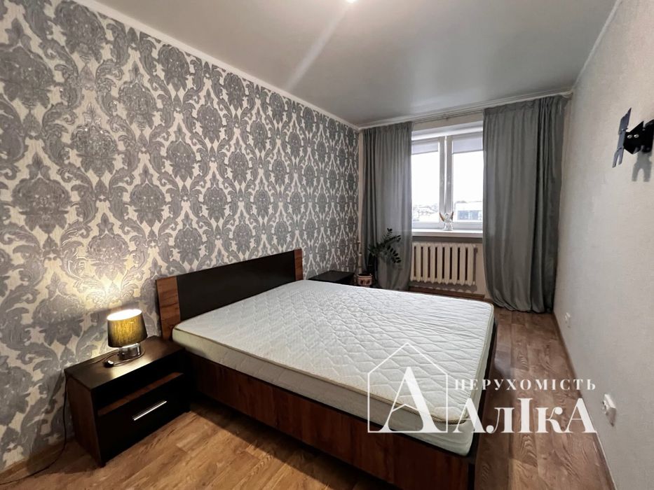 Продам хорошу 3-кімнатну квартиру в самому центрі