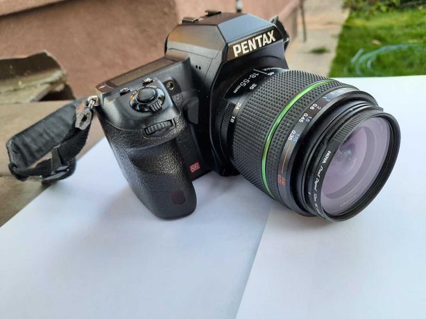 Камера Pentax K-5 II с зум-об'єктивом 18-55 мм