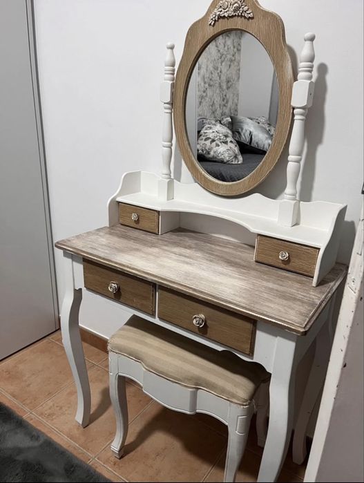 Penteadeira gato preto