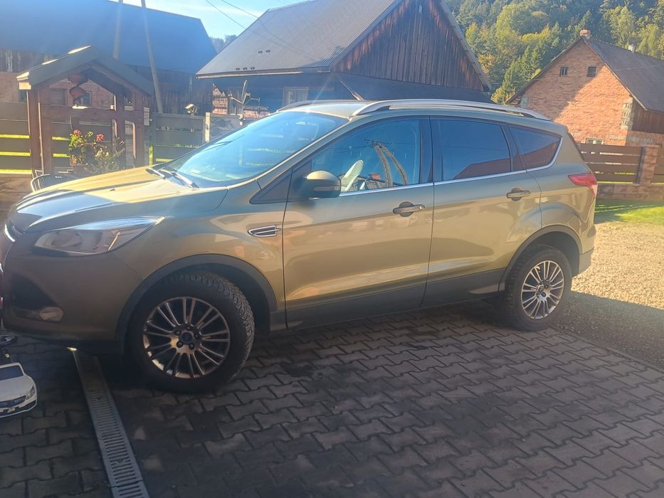 Ford Kuga 1.6 bezwypadkowy