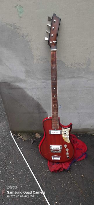 Бас гитара "урал"