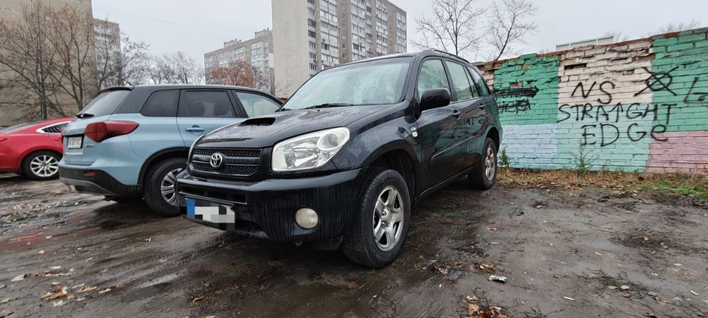 Тойота Рав4 2005 рік 2 літра дизель механіка повний привід